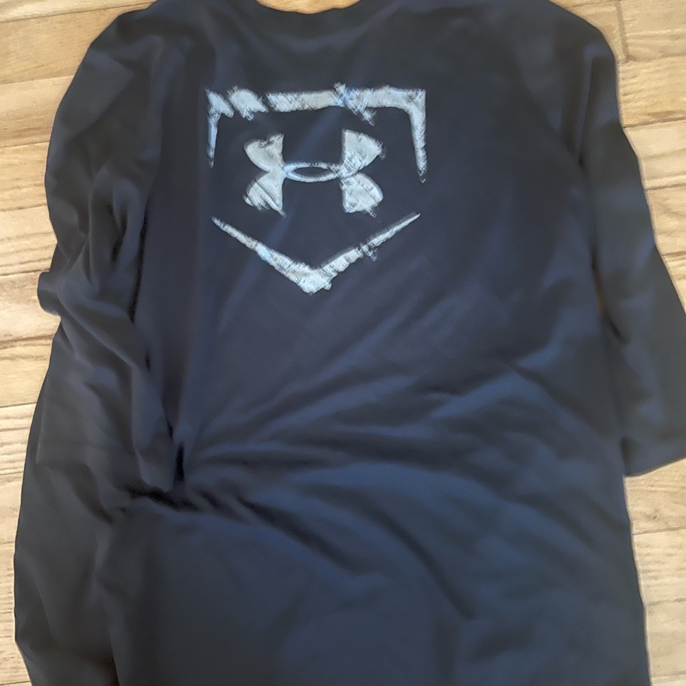Under Armor lg men’s dry fit 3/4 sleeves